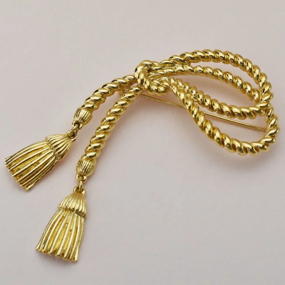 Rope knot brooch gold, large quirky lapel pin for women